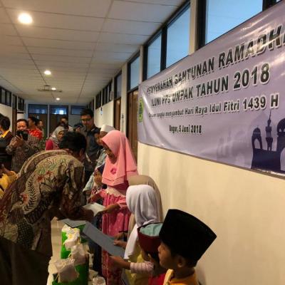 Santunan Anak Yatim Piatu Alumni