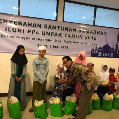 Santunan Anak Yatim Piatu Alumni